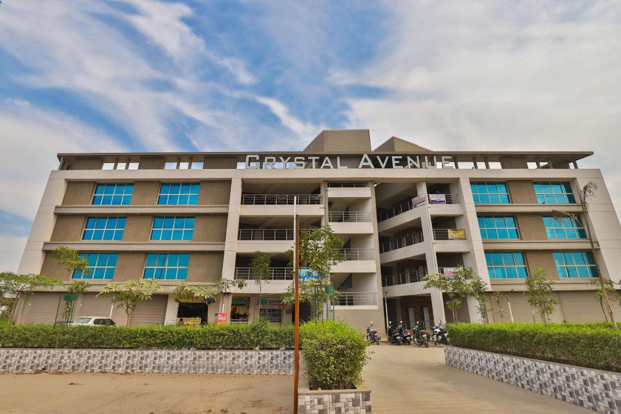Oyo 25009 Hotel Crystal 아흐메다바드 외부 사진